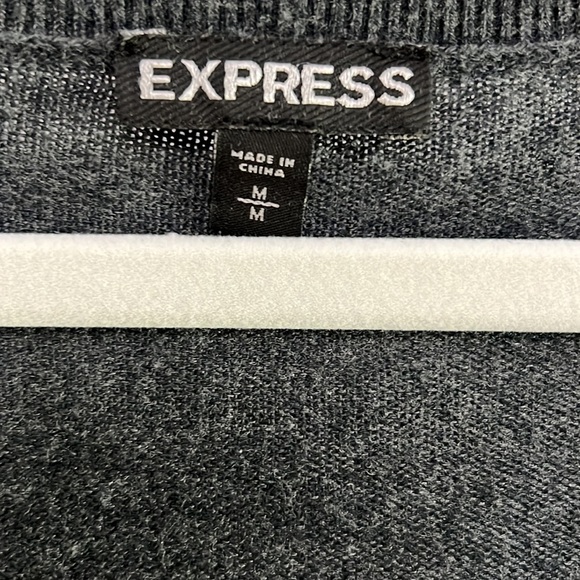 Express sweater - Picture 3 of 3